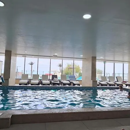 Turquoise In & Pool Mamaia Nord Apartament Năvodari