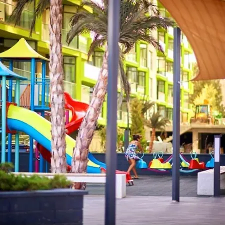 Apartament Turquoise In & Pool Mamaia Nord Năvodari