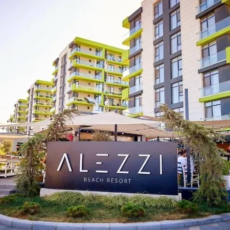 Turquoise In & Pool Mamaia Nord Apartment *