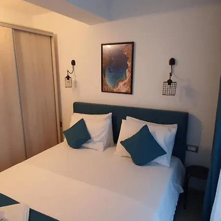 Turquoise In & Pool Mamaia Nord Apartment Navodari