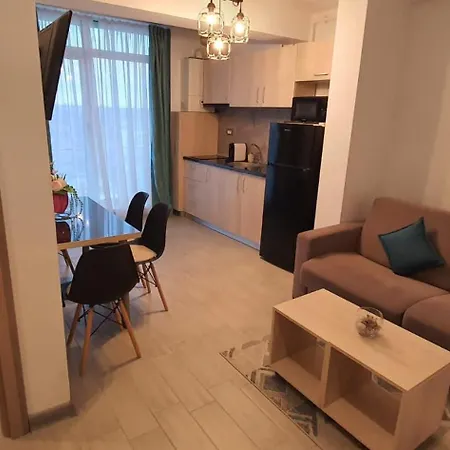 Turquoise In & Pool Mamaia Nord Apartment Navodari