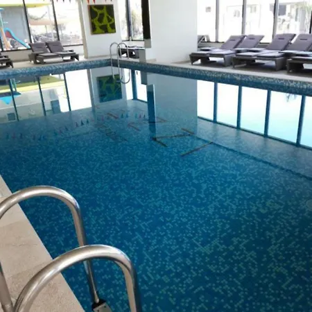 Turquoise In & Pool Mamaia Nord * Navodari