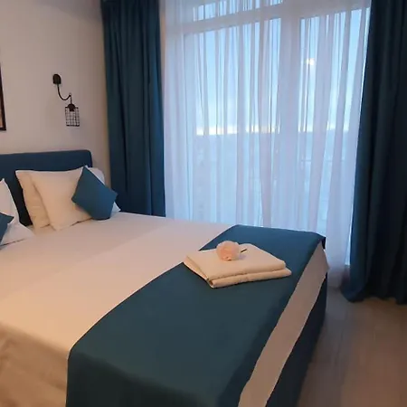 Turquoise In & Pool Mamaia Nord * Navodari